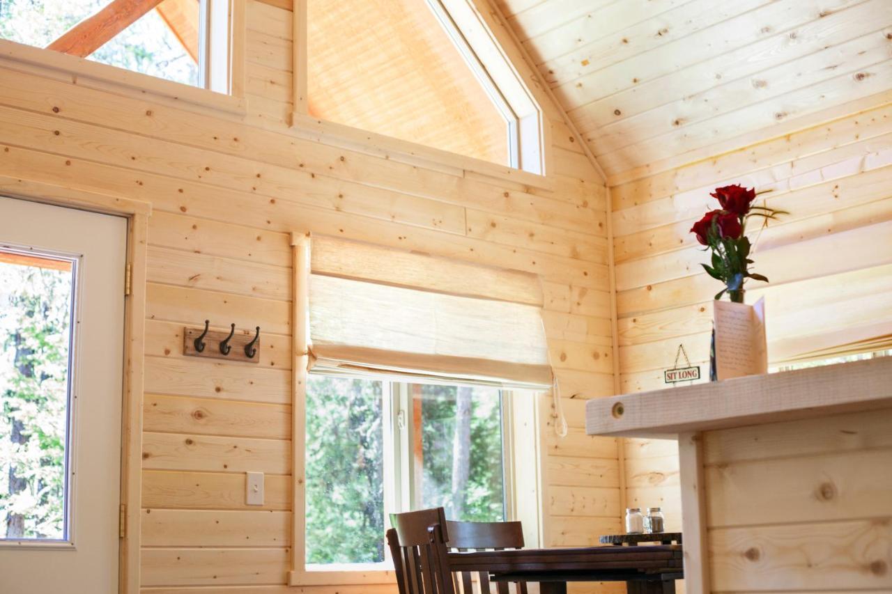 The Ridge At Glacier - Luxury Cabins Coram Exterior photo